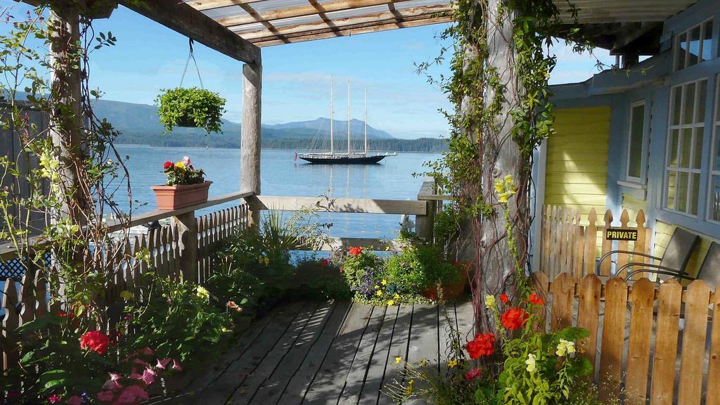 Seine Boat Inn Alert Bay Quarto foto