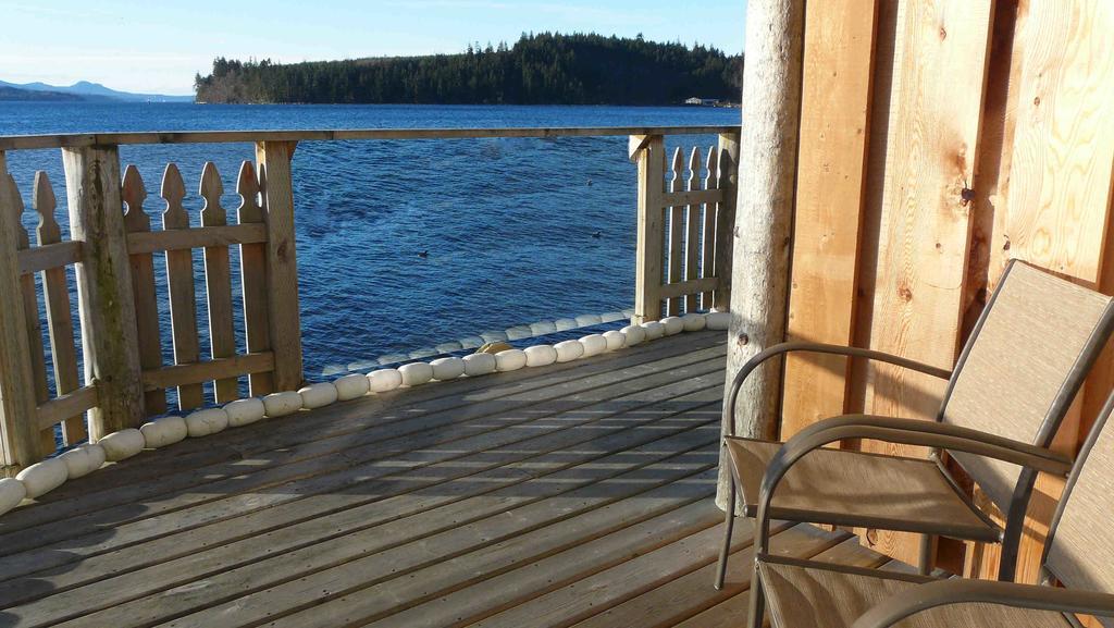 Seine Boat Inn Alert Bay Quarto foto